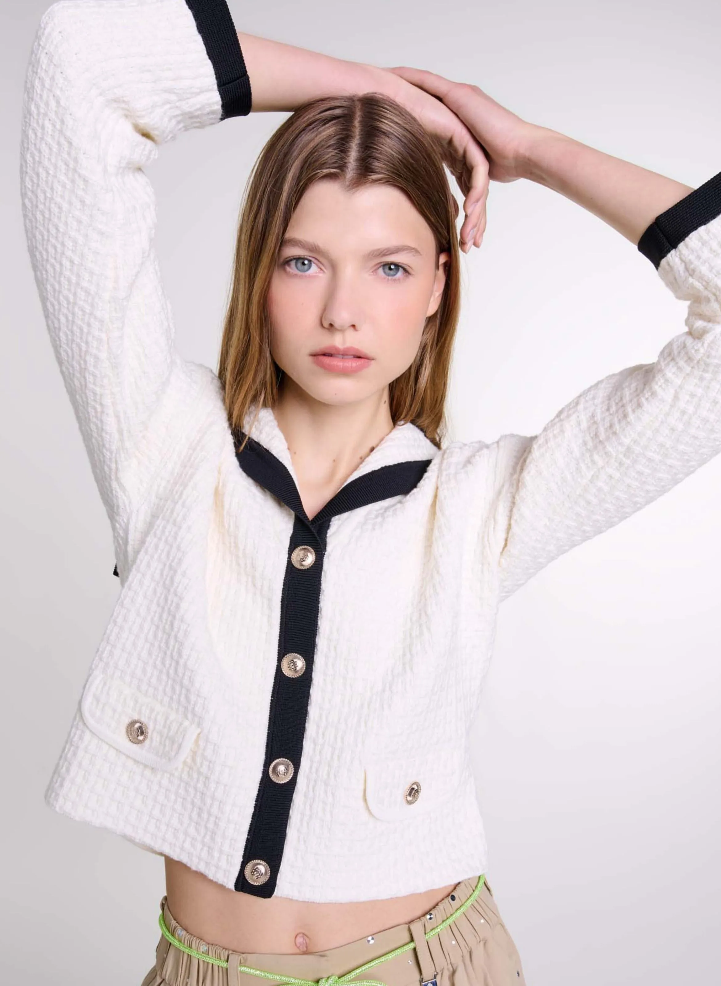  MAJE   Cardigan corto a collo a barca in cotone testurizzato | Bianco
